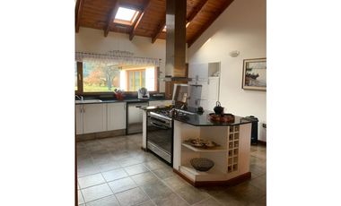 SE ALQUILA IMPORTANTE PROPIEDAD EN EL BOLSÓN