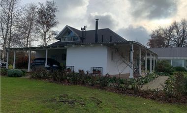 SE ALQUILA IMPORTANTE PROPIEDAD EN EL BOLSÓN