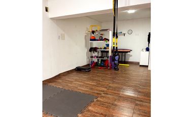 EN VENTA DOS CASAS Y DOS LOCALES COMERCIALES EN CALLE PERÚ