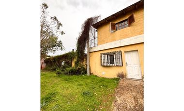 EN VENTA DOS CASAS Y DOS LOCALES COMERCIALES EN CALLE PERÚ