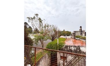 EN VENTA DOS CASAS Y DOS LOCALES COMERCIALES EN CALLE PERÚ