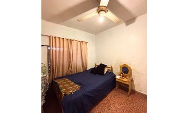 EN VENTA DOS CASAS Y DOS LOCALES COMERCIALES EN CALLE PERÚ