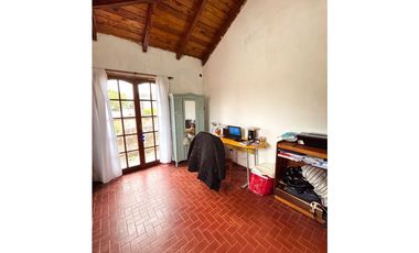 EN VENTA DOS CASAS Y DOS LOCALES COMERCIALES EN CALLE PERÚ