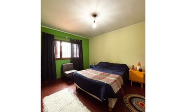 EN VENTA DOS CASAS Y DOS LOCALES COMERCIALES EN CALLE PERÚ