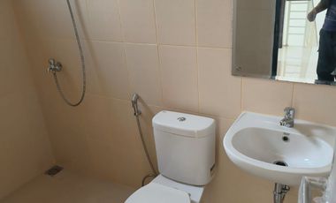 213 Disewakan Rumah HOOK Cantik di Cluster Shinano JGC Cakung Jaktim