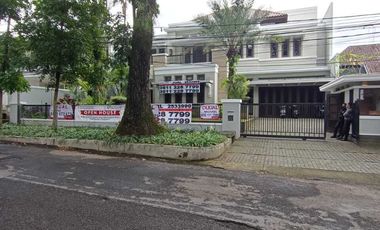 Rumah Mewah Kyai Gede Utama Dago Lokasi Terbaik