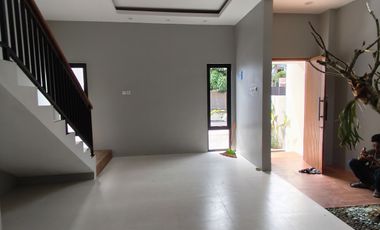 DIJUAL Rumah Siap Huni Jogja 2 Lantai ; Utara Stadion Maguwo Harjo , TURUN HARGA