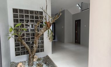 DIJUAL Rumah Siap Huni Jogja 2 Lantai ; Utara Stadion Maguwo Harjo , TURUN HARGA