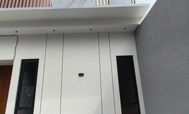 DIJUAL Rumah Siap Huni Jogja 2 Lantai ; Utara Stadion Maguwo Harjo , TURUN HARGA