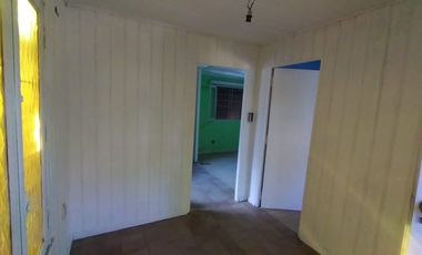 Casa en alquiler en Isidro Casanova