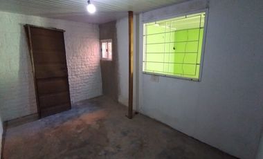 Casa en alquiler en Isidro Casanova