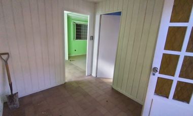 Casa en alquiler en Isidro Casanova
