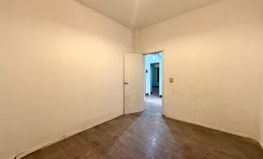 CASA EN ALQUILER 3AMB PARQUE COCHERA QUINCHO