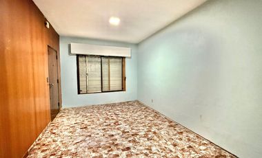 CASA EN ALQUILER 3AMB PARQUE COCHERA QUINCHO