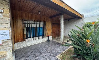 CASA EN ALQUILER 3AMB PARQUE COCHERA QUINCHO