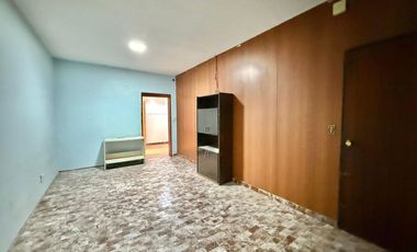 CASA EN ALQUILER 3AMB PARQUE COCHERA QUINCHO