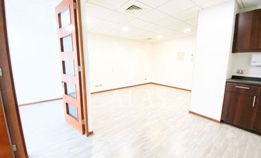 Oficina en Arriendo en Metro Magallanes | Venta Arriendo Oficina con Estacionamiento | Las Condes