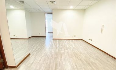 Oficina en Arriendo en Metro Magallanes | Venta Arriendo Oficina con Estacionamiento | Las Condes