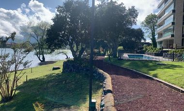 Departamento en Venta en Dpto amoblado 2 dormit 2 baños con vista al lago en condominio a 1 km de Pucón