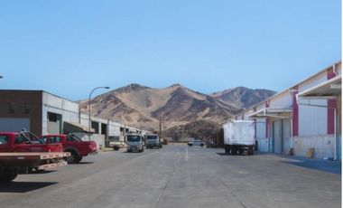 Oficina en Arriendo en Local comercial en arriendo en Centro Empresarial Plaza de Comercio.