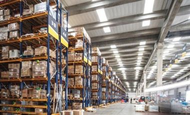 Oficina en Arriendo en Local comercial en arriendo en Centro Empresarial Plaza de Comercio.