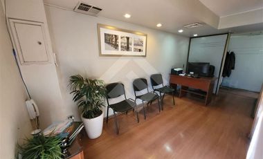 Local Comercial en Arriendo en Av. Manquehue Sur /Martín de Zamora