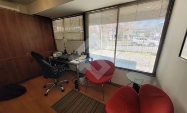 Local Comercial en Arriendo en Av. Manquehue Sur /Martín de Zamora