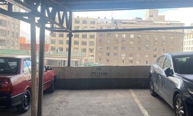 Estacionamiento en Venta en calle compañía con teatinos