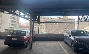 Estacionamiento en Venta en calle compañía con teatinos