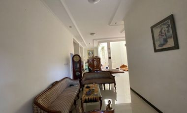 RUMAH MEWAH 2 LANTAI 6 KAMAR TIDUR DI SUMBER BANJARSARI SOLO SURAKARTA