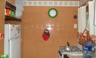 Casa a refaccionar sobre excelente lote centrico