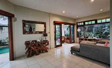 Villa Mewah Full Furnish 2 Lantai Dekat Pantai Sanur