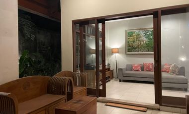 Villa Mewah Full Furnish 2 Lantai Dekat Pantai Sanur