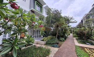 Hunian Mewah, Townhouse Springhill Golf 5 Lantai Lift Pribadi Elegan