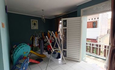 Rumah 2 lantai dijual di Kadipiro Banjarsari Solo kondisi bagus