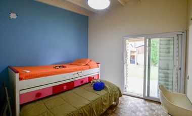 CASA 3 DORMITORIOSEN VENTA CITY BELL PILETA