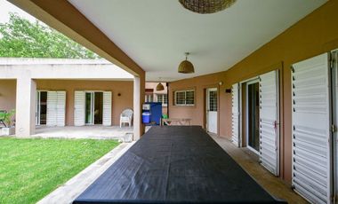 CASA 3 DORMITORIOSEN VENTA CITY BELL PILETA