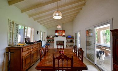 CASA 3 DORMITORIOSEN VENTA CITY BELL PILETA