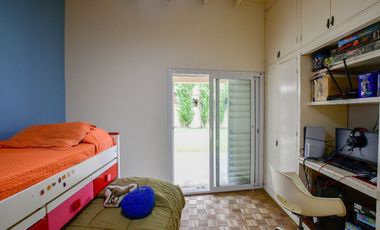 CASA 3 DORMITORIOSEN VENTA CITY BELL PILETA