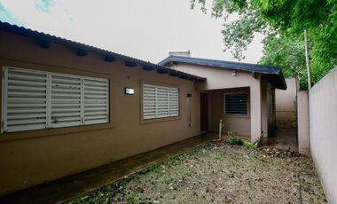 CASA 3 DORMITORIOSEN VENTA CITY BELL PILETA