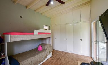 CASA 3 DORMITORIOSEN VENTA CITY BELL PILETA