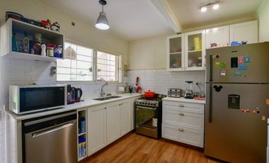 CASA 3 DORMITORIOSEN VENTA CITY BELL PILETA