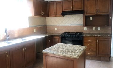 Excelente casa en  renta Lomas del Sol (B)