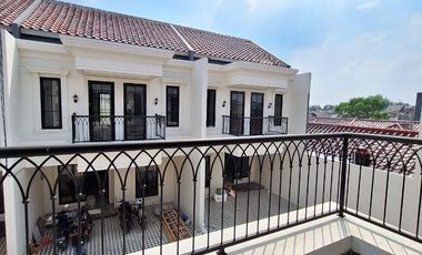 Rumah Cilodong 2 Lantai Siap Huni Dekat Alun alun GDC Akses Pinggir Jalan Utama