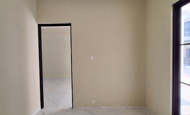 Rumah Cilodong 2 Lantai Siap Huni Dekat Alun alun GDC Akses Pinggir Jalan Utama