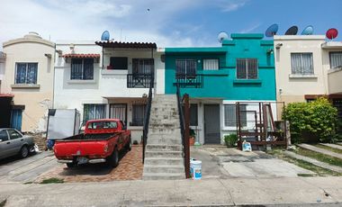 Casa duplex en Urbi Senderos de Santiago, Tonala. $792,980