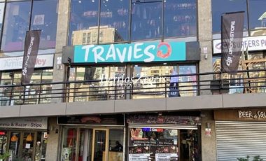 Local Comercial en Arriendo en Apoquindo / Metro Escuela Militar