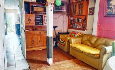 TERRENO PLANO CON CASA PARA MEJORAR VISTA AL MAR