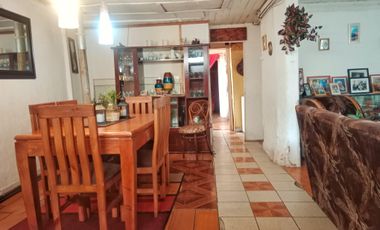 TERRENO PLANO CON CASA PARA MEJORAR VISTA AL MAR