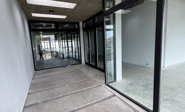 INVERSORES SE VENDE SALON EN ORO VERDE